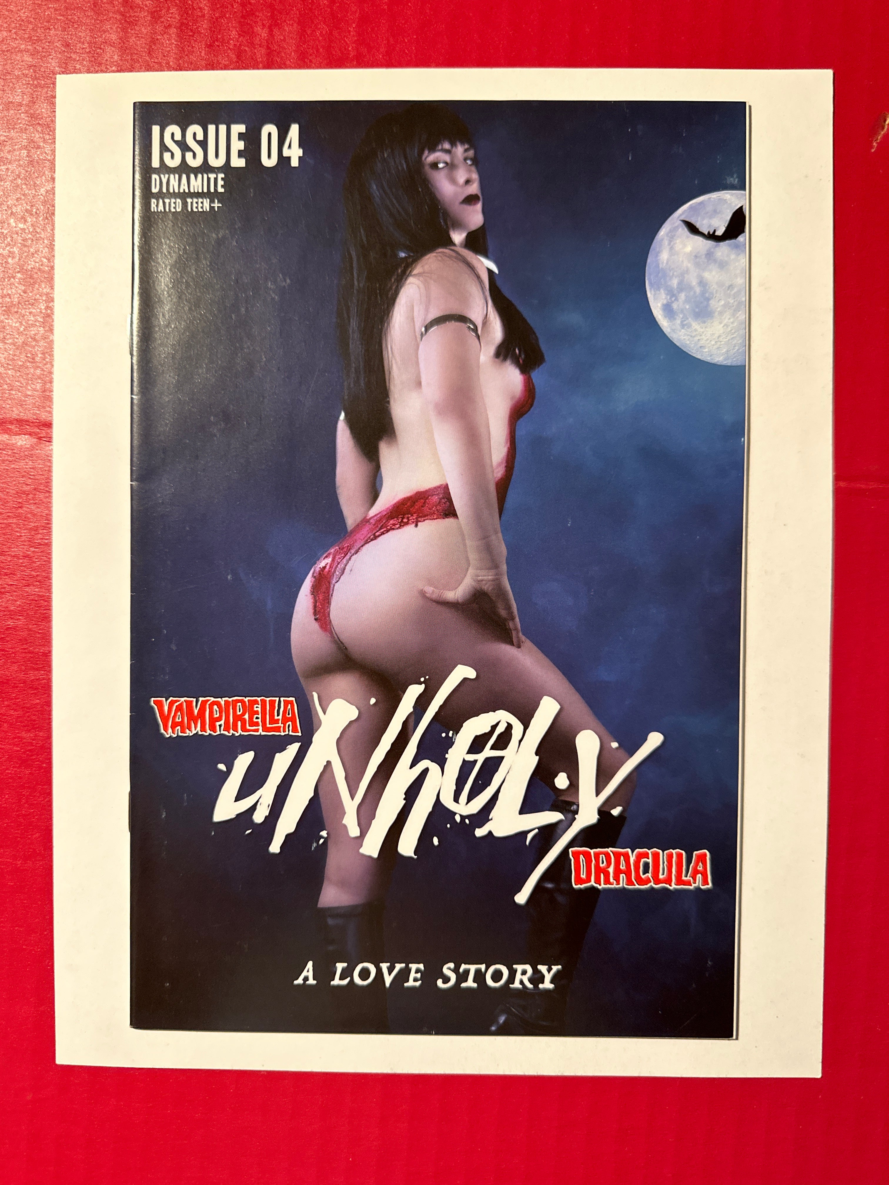 Vampirella / Dracula Unholy #4E (Dynamite Entertainment 2022) Cosplay Cover by Ugly Monkey Comics
