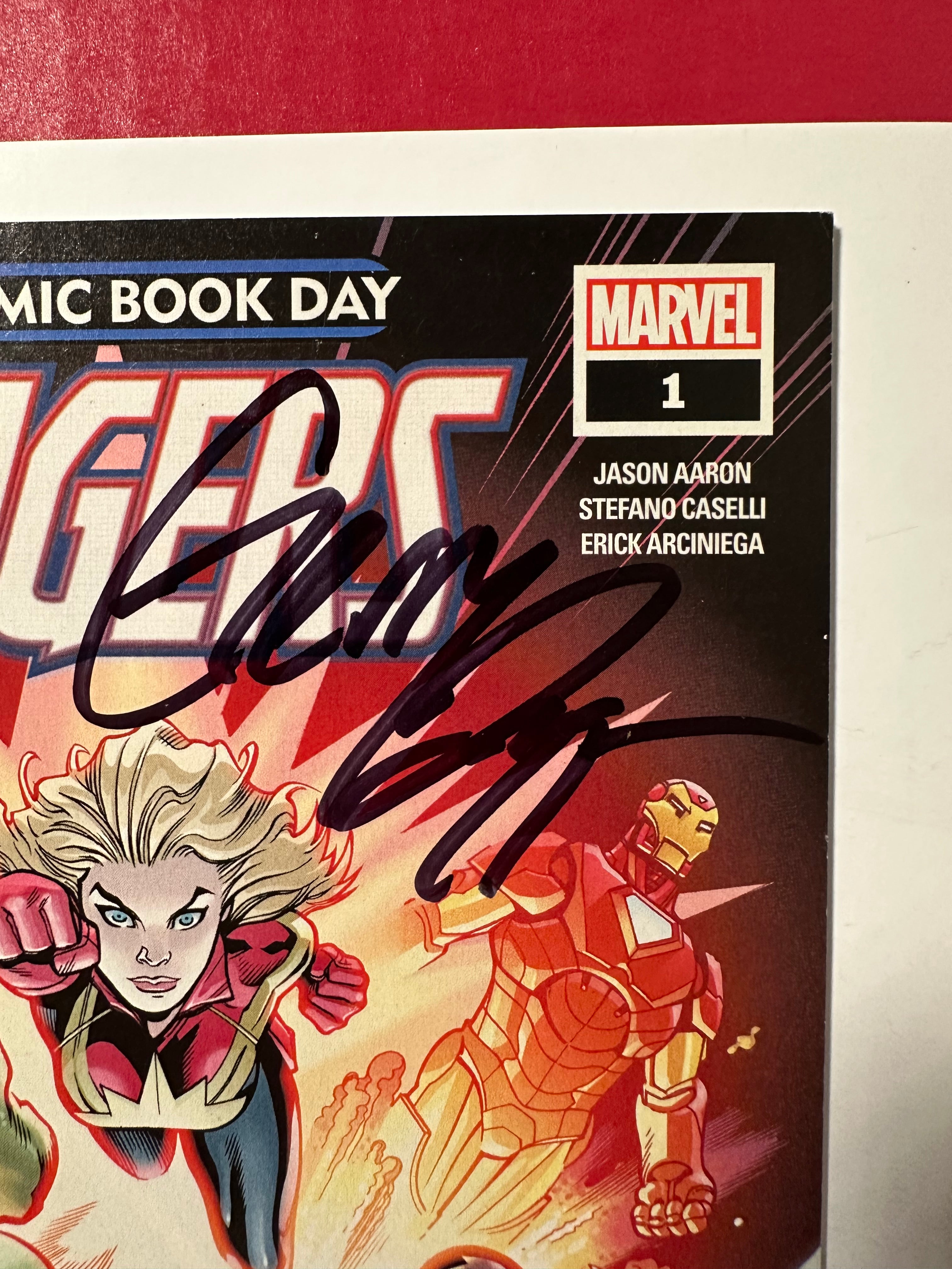 Free Comic Book Day 2019 (The Avengers) #1 KEY signed by Gerry Duggan