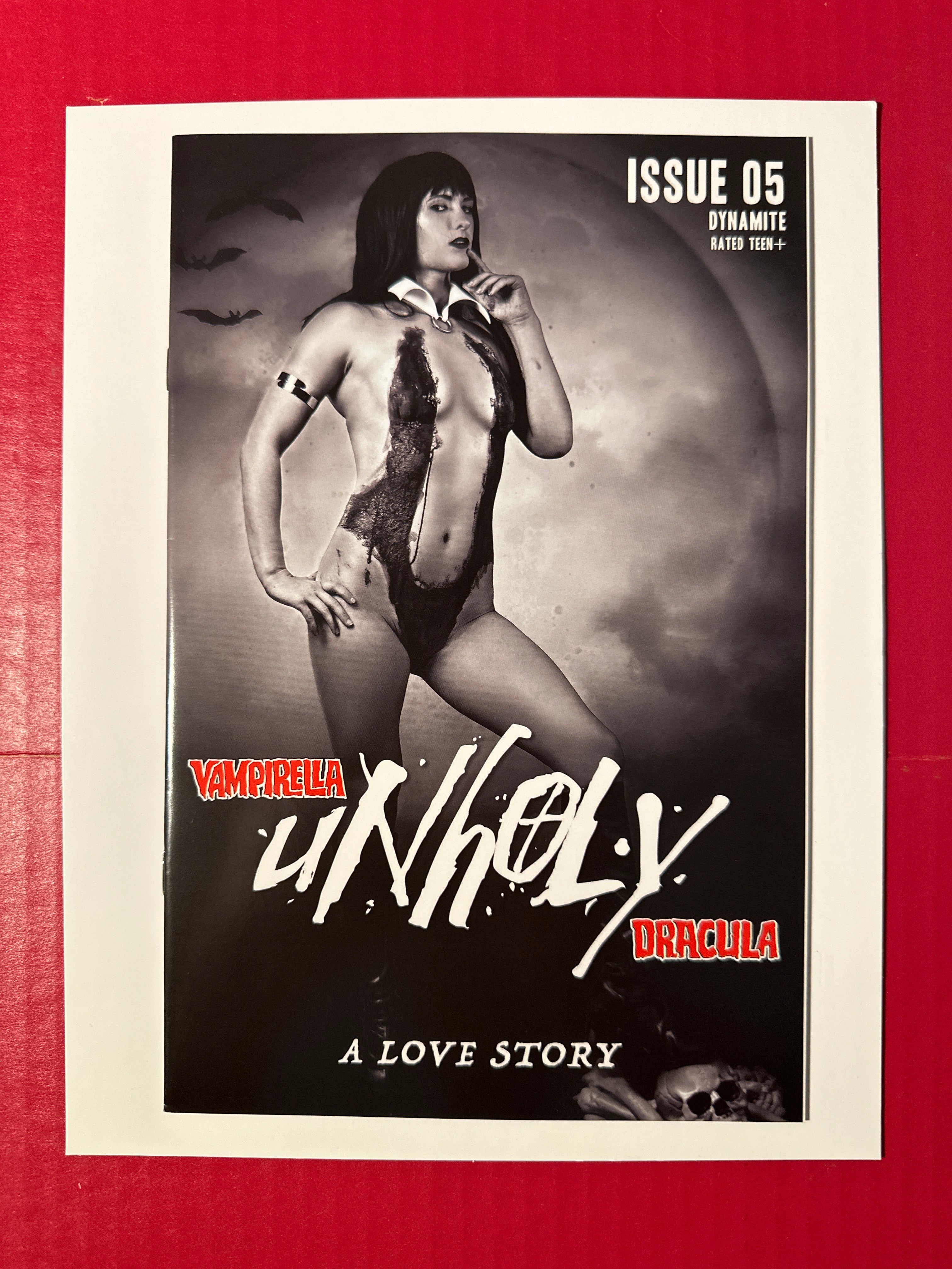 Vampirella / Dracula Unholy #5 (Dynamite Entertainment 2022) 1:7 Cosplay FOC by Ugly Monkey Comics